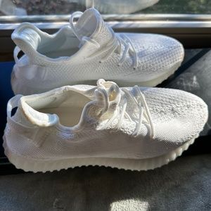 Yeezy 350 V2 Cream White